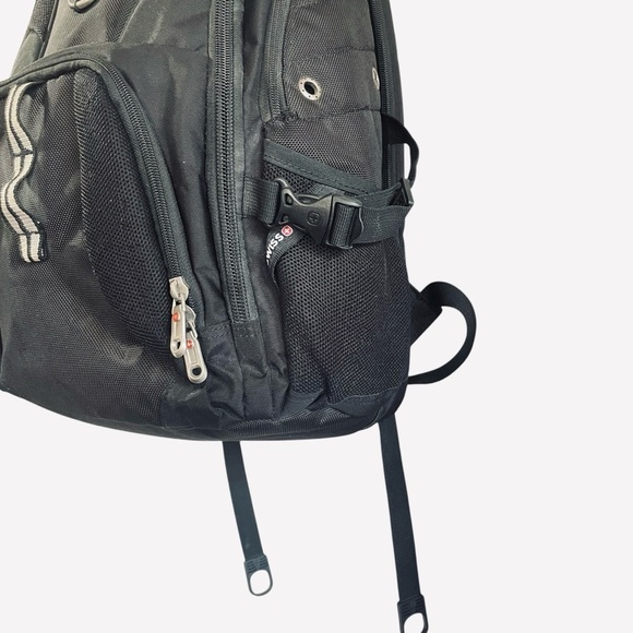 SwissGear Wenger 1900 ScanSmart TSA 17-Inch Laptop Backpack for Work or Travel - Picture 7 of 13